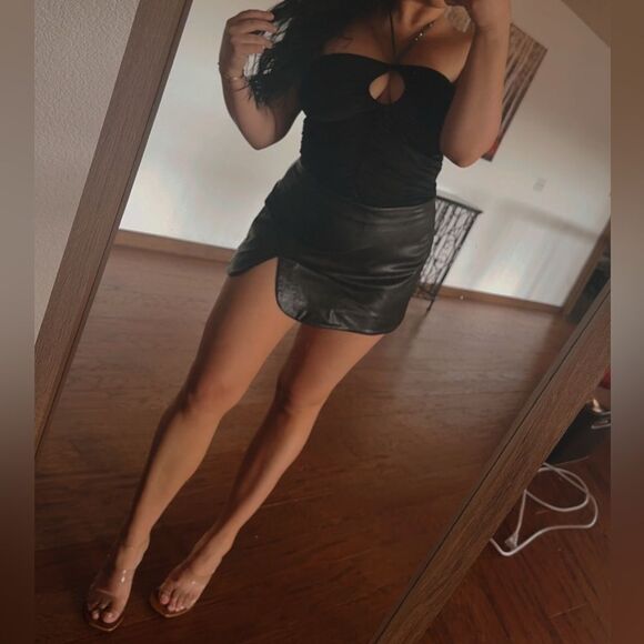 Black rhinestone Ruched Halter Top - Picture 3 of 8